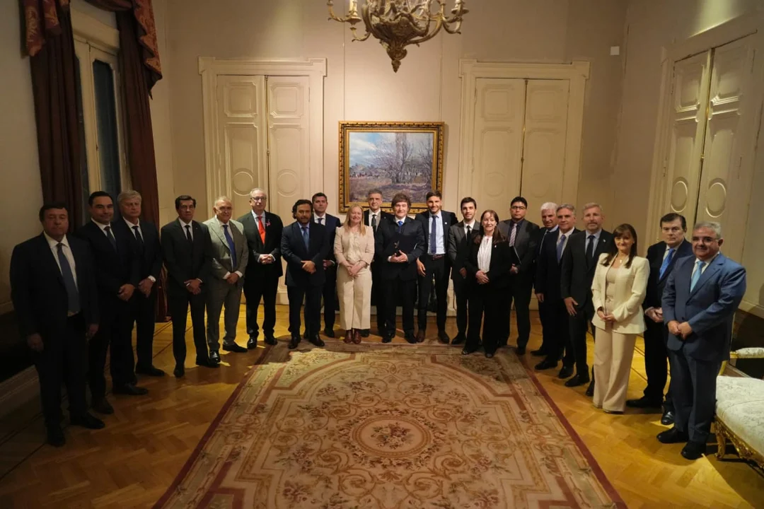 Milei presentó a los gobernadores su plan de reformas laboral, tributaria y penal