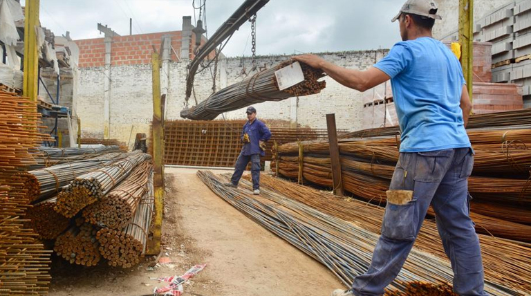 Fuerte caída en la venta de insumos para la construcción en enero