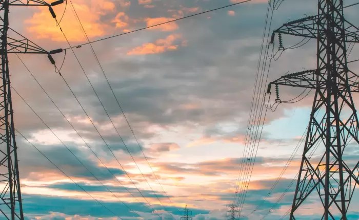 Los servicios públicos cerraron noviembre con baja interanual, pero mostraron estabilidad&nbsp;mensual