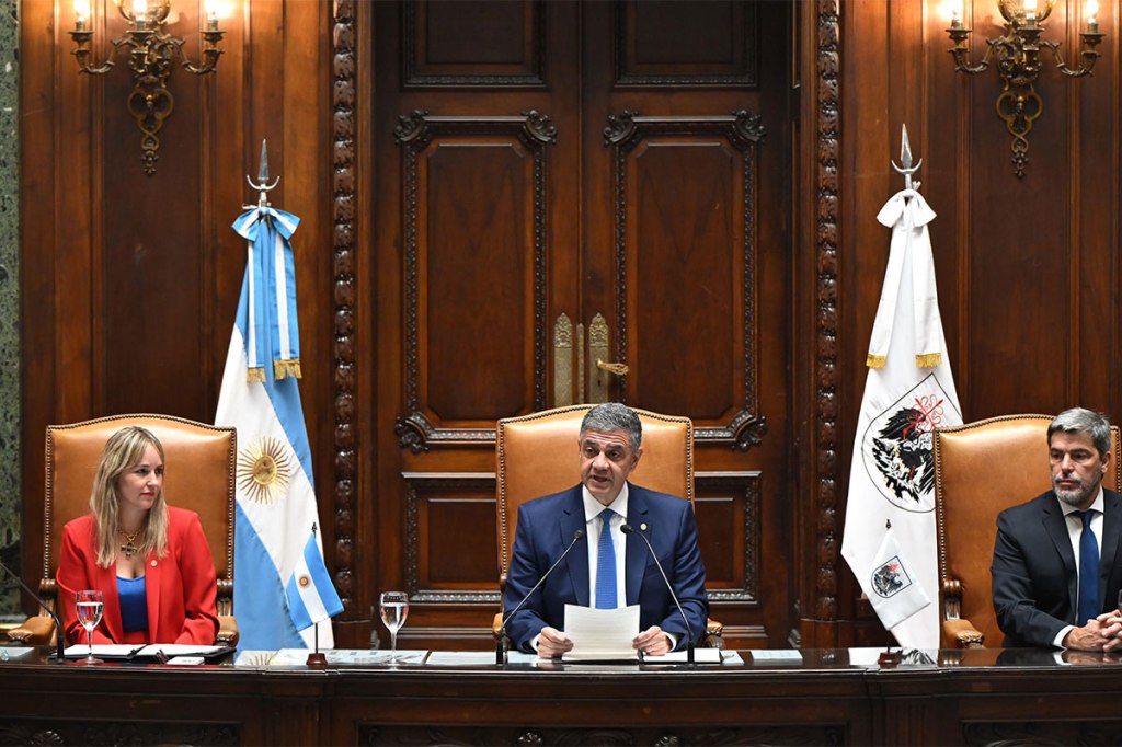 Jorge Macri impulsa una reforma para regular la competencia entre taxis y aplicaciones en&nbsp;CABA