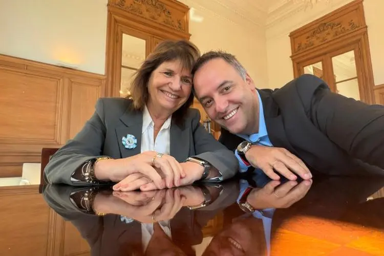 Bullrich respaldó a Adorni y descartó una salida del jefe de Gabinete