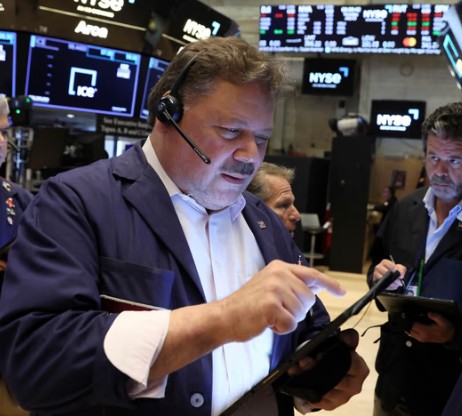 Los ADR argentinos cerraron junio con bajas de hasta 15,6%, mientras mejoró el riesgo&nbsp;país