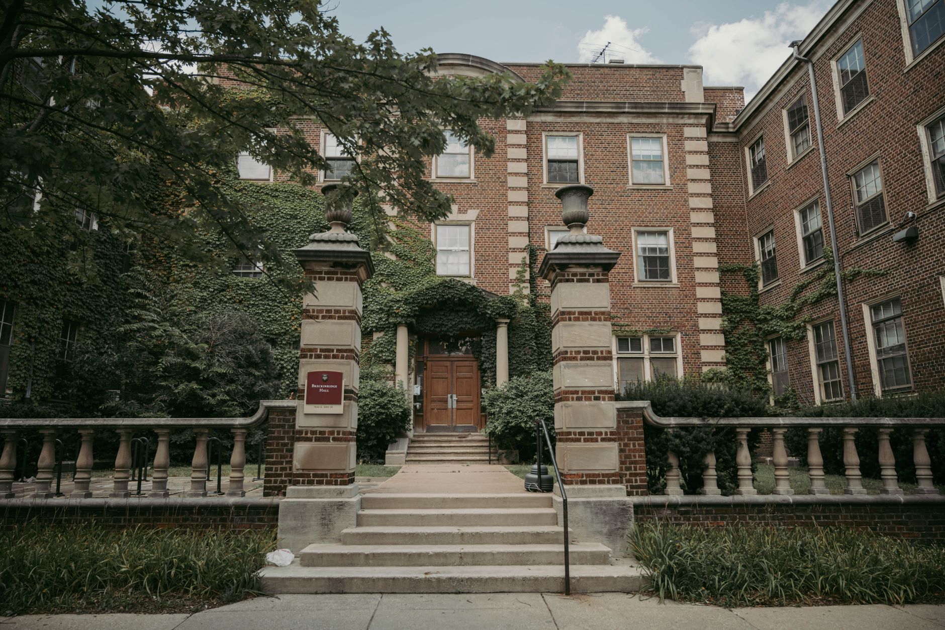 Escándalo en Cornell: acusan a siete integrantes de una fraternidad de agredir sexualmente a una exalumna en 2024