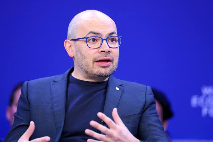 El jefe de Google DeepMind dijo que la IA puede causar daños graves en un año si los gobiernos no actúan