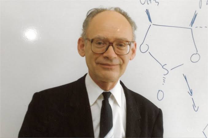 Henri Kagan ganó el Nobel de Química 2026 y su historia de estudiante sorprendió: falló el examen de ingreso la primera vez